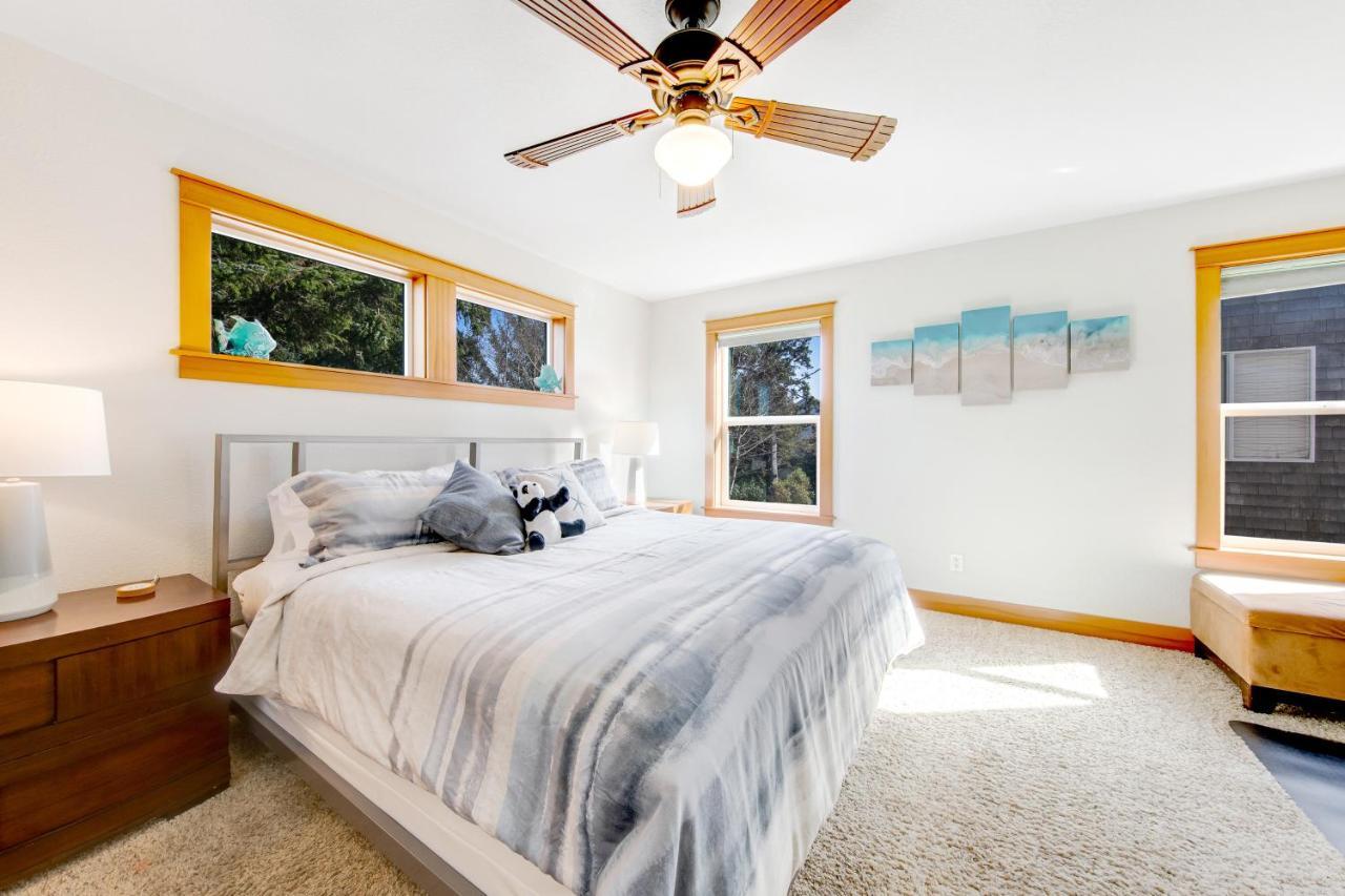 Villa Blue Wave Heights à Lincoln City Extérieur photo