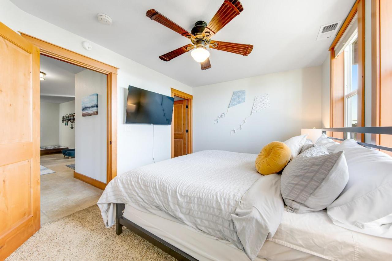 Villa Blue Wave Heights à Lincoln City Extérieur photo